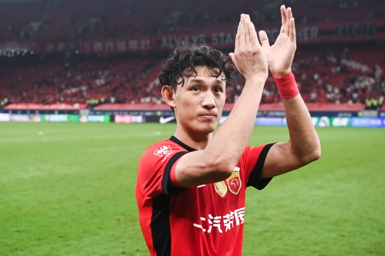 球王会体育官方网站-确认为海港再战一年，36岁王燊超：队长最重要的一点是以身作则